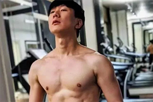 林俊杰肌肉照被疯传：中年人的自律，从保持身材开始..